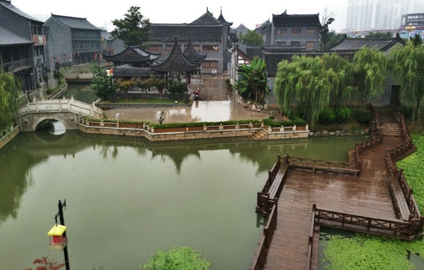 爸妈离婚三年了，越来越恨他们，这辈子就当没有父母游戏画面